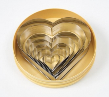 Pastry cutters heart at sweetART