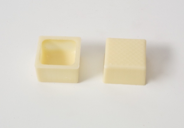 Karton - Schokoladenschalen eckigl weiss für Pralinen von sweetART