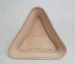 Dreiecks Brotgärkorb mit Holzboden 0,75 kg Rattan